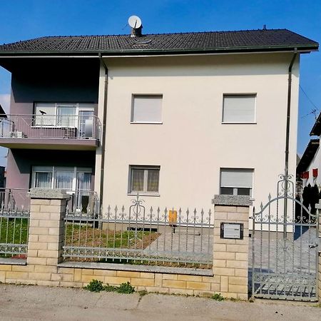 Apartman Tony Deluxe Near Zagreb Airport Velika Gorica Exteriör bild