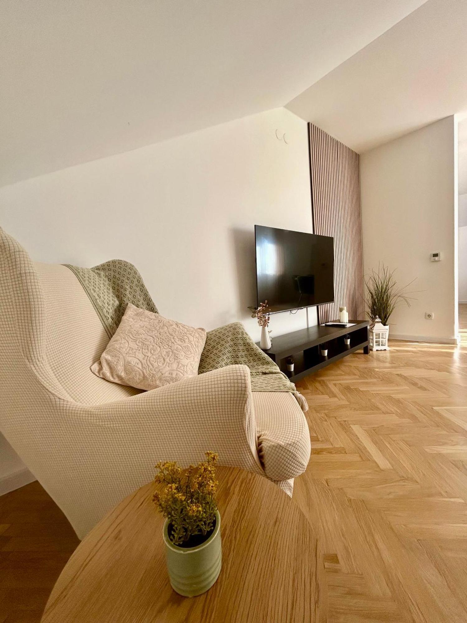 Apartman Tony Deluxe Near Zagreb Airport Velika Gorica Exteriör bild
