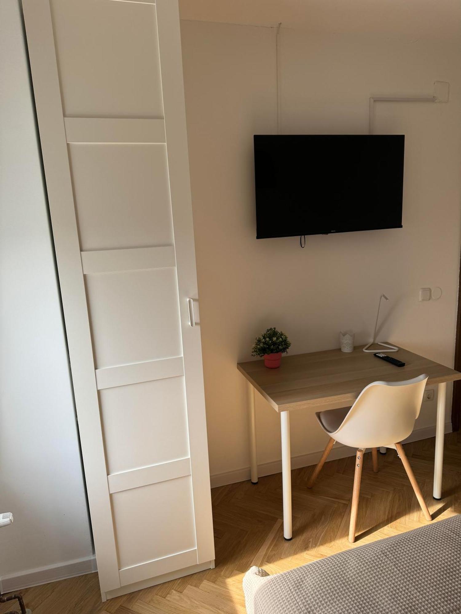 Apartman Tony Deluxe Near Zagreb Airport Velika Gorica Exteriör bild