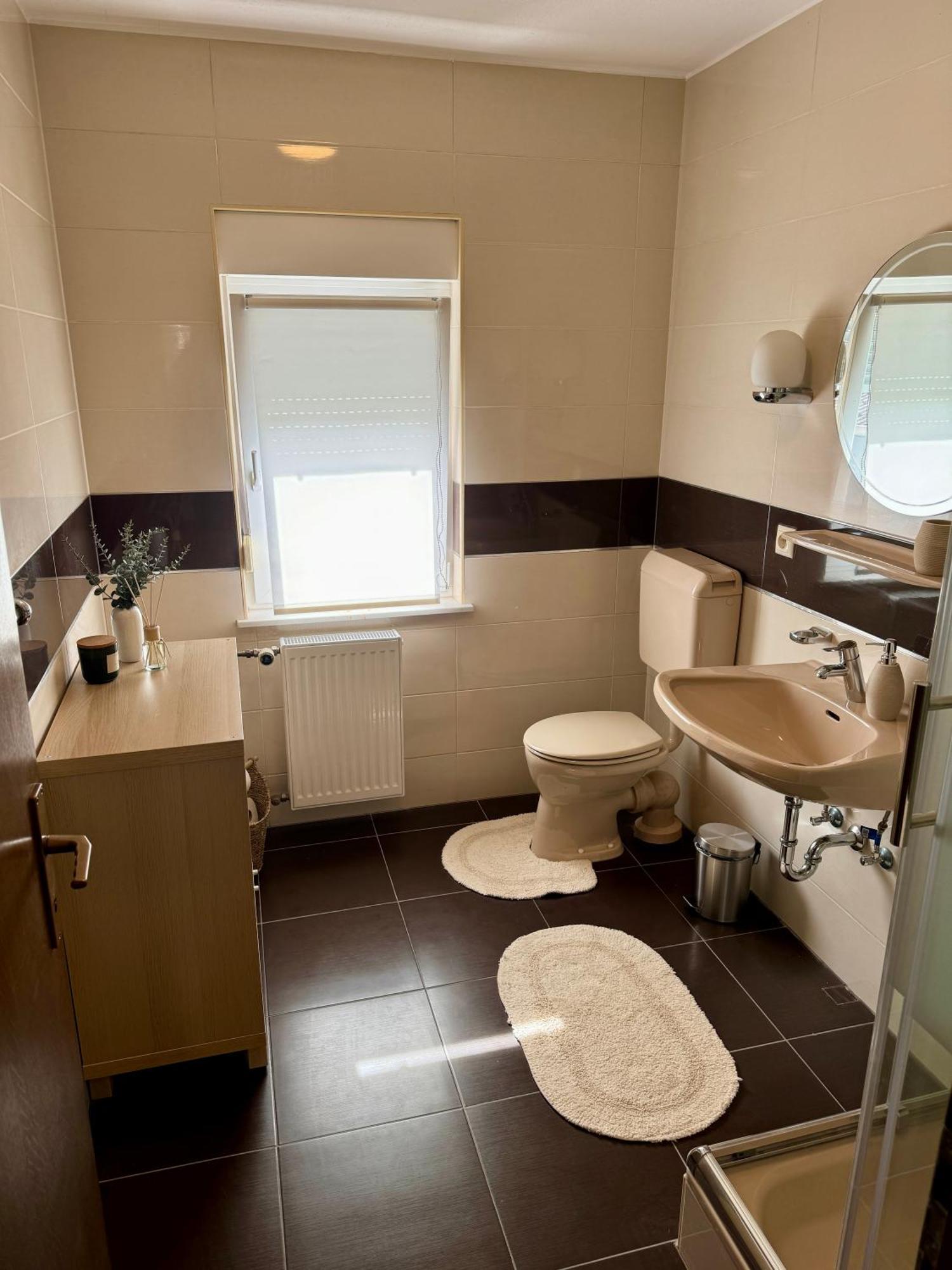 Apartman Tony Deluxe Near Zagreb Airport Velika Gorica Exteriör bild