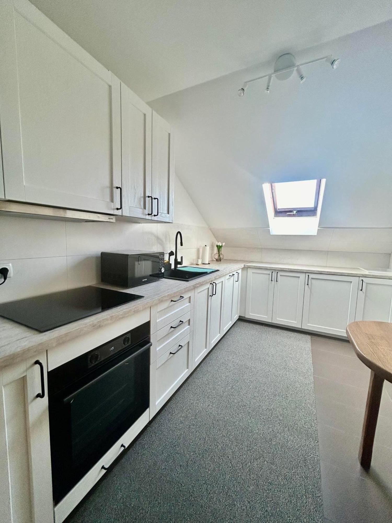 Apartman Tony Deluxe Near Zagreb Airport Velika Gorica Exteriör bild
