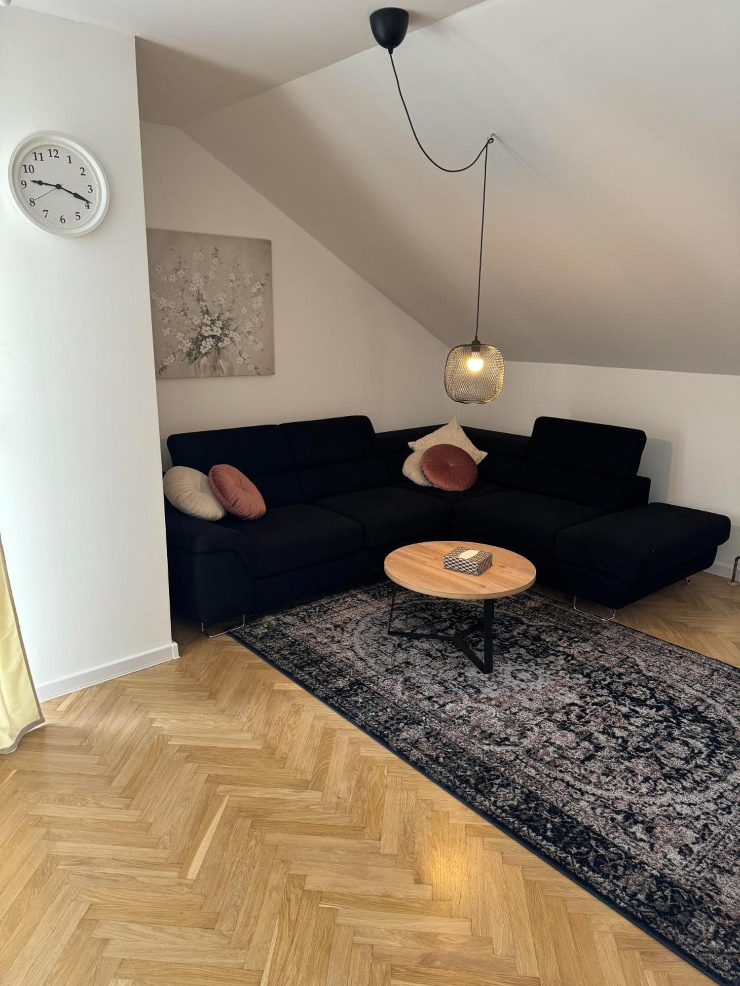 Apartman Tony Deluxe Near Zagreb Airport Velika Gorica Exteriör bild